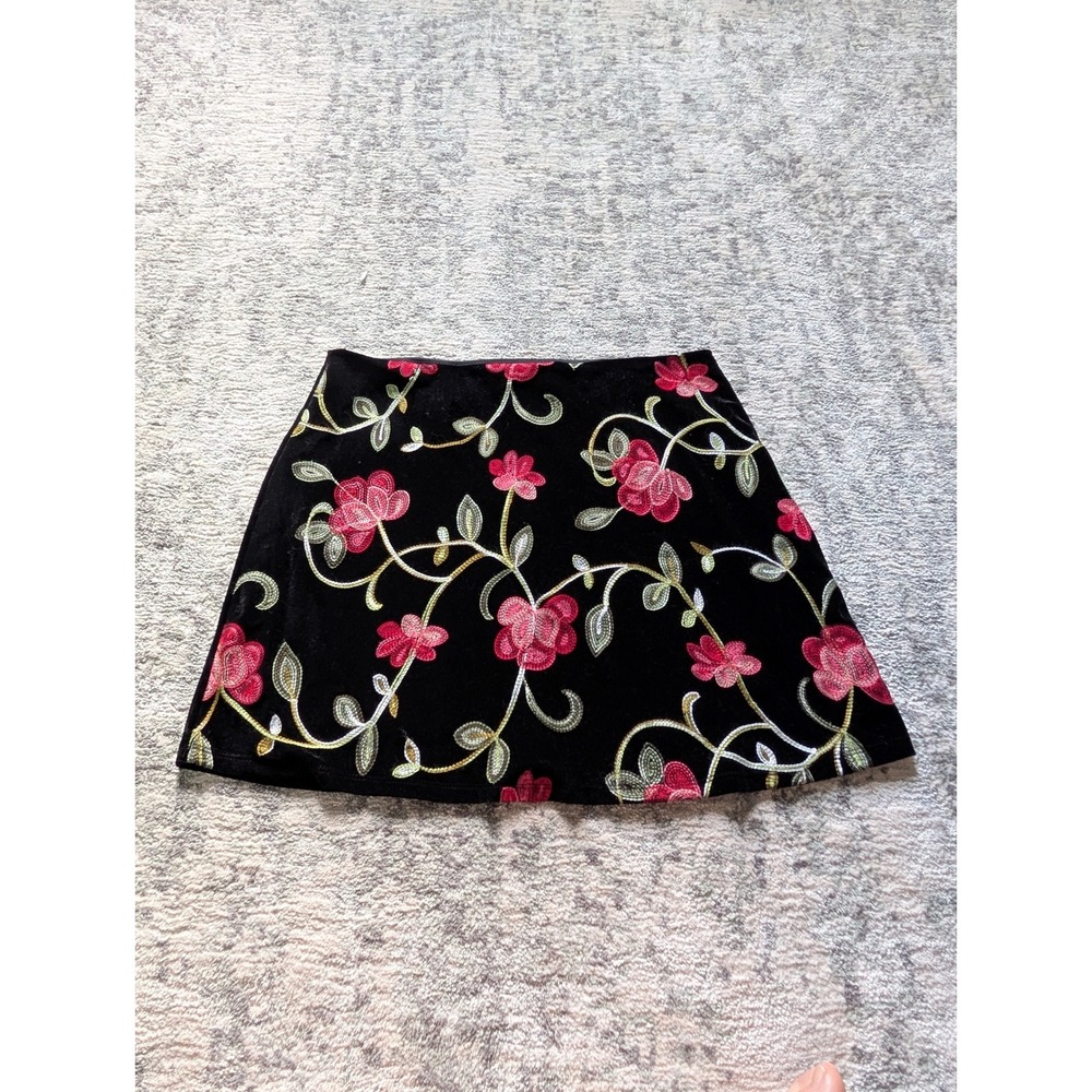 Trixxi Black Pink Floral Embroidered Velvet Mini Skirt Whimsigoth Juniors Large